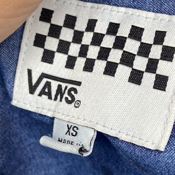 Vans Women’s So Rowdy Dot Print Button-Down Shirt Size X-Small - Picture 4 of 7